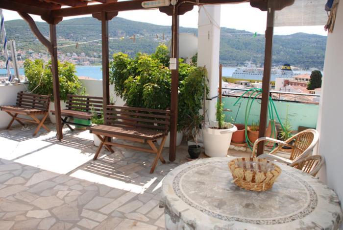 Hotel Bonis Samos Town Quarto foto